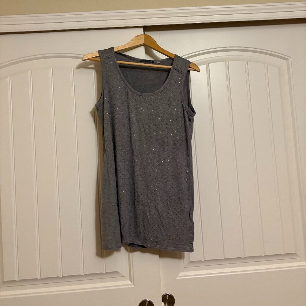 Elie Tahari Sleeveless Blouse Estimated Size Medium Gray Studded Front Pullover